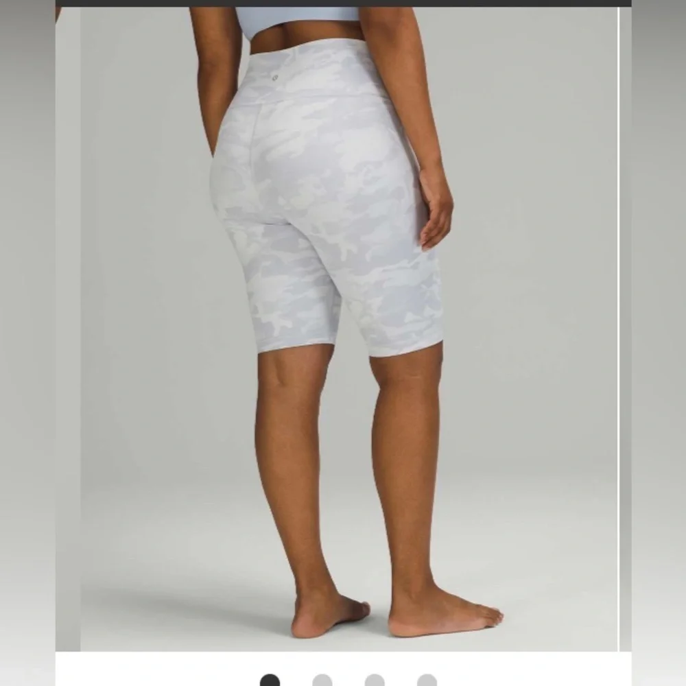 Womens grey Lululemon Wunder Under Short size 4